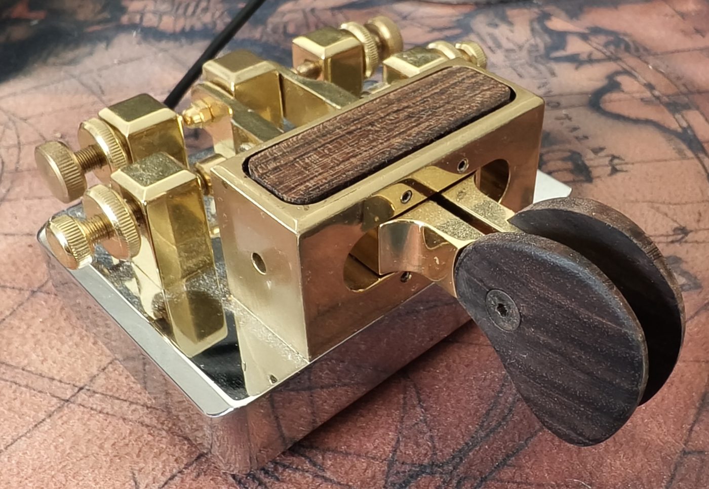 Rear angle of the AGA Chevron CW paddle showing adjustment hardware